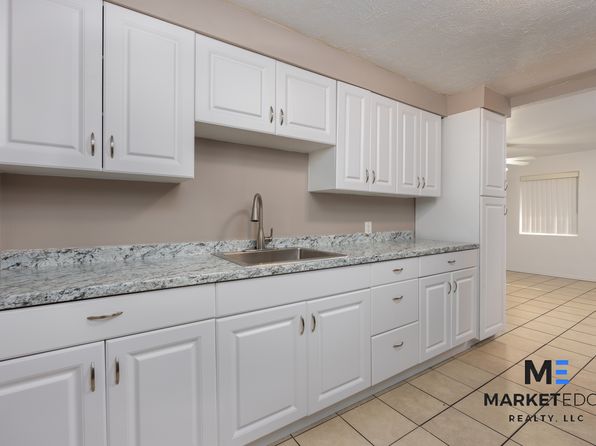 1524 W Sahuaro Dr APT D