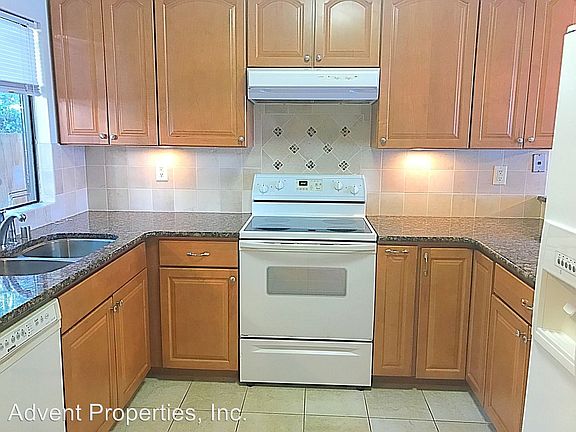 2nd image of 736 Stonegate Dr