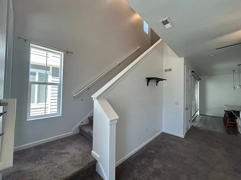 1286 E 1700 N — Photo 3