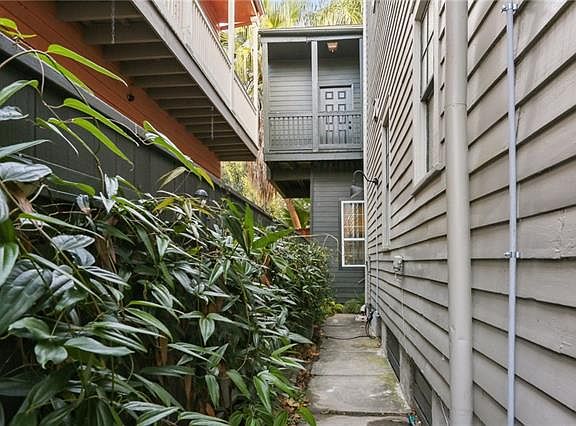 3rd image of 1013 Race St #2A