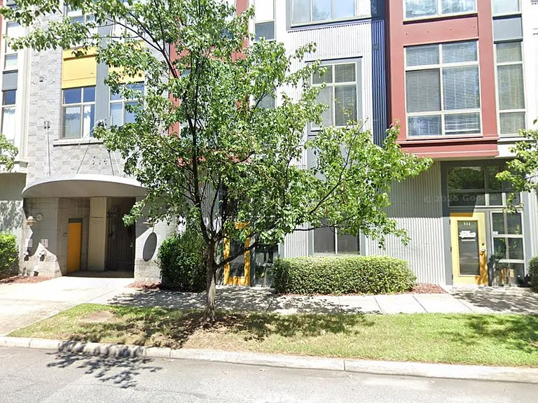 532 W 10th St #532 — Photo 2