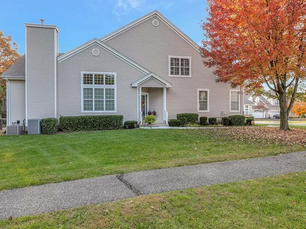 1 Emilie Drive #1, Center Moriches, NY 11934