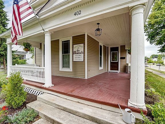 4th image of 402 Grant St