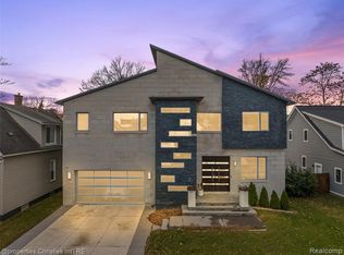 211 N Washington Ave, Royal Oak, MI 48067