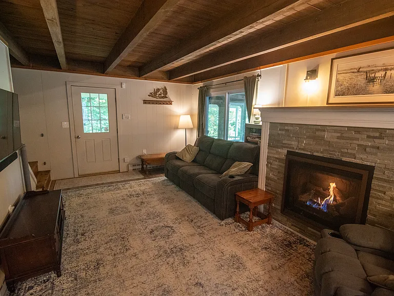 108 Ashuelot Dr — Photo 9