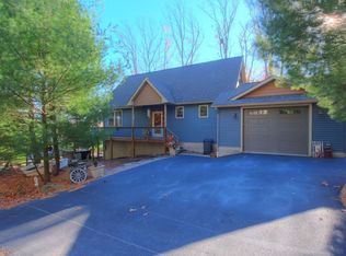 38 Cherry St, Lakeville, PA 18438