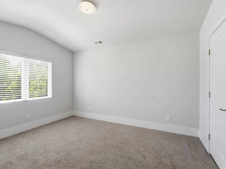 426 Patterson St — Photo 29