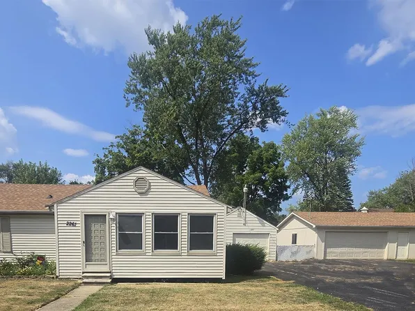 2261 Bradford Dr, Flint, MI 48507