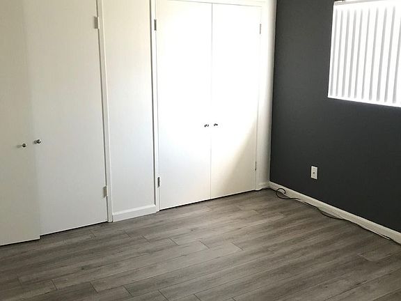 4th image of 2120 Vanderbilt Ln APT 8