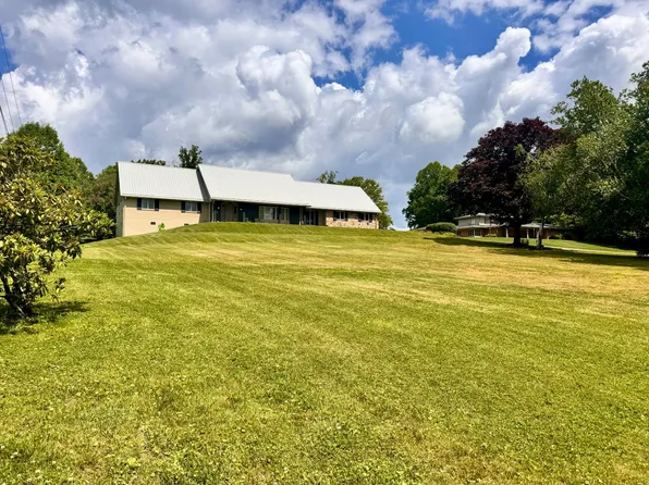 213 Platt St, Fayetteville, WV 25840