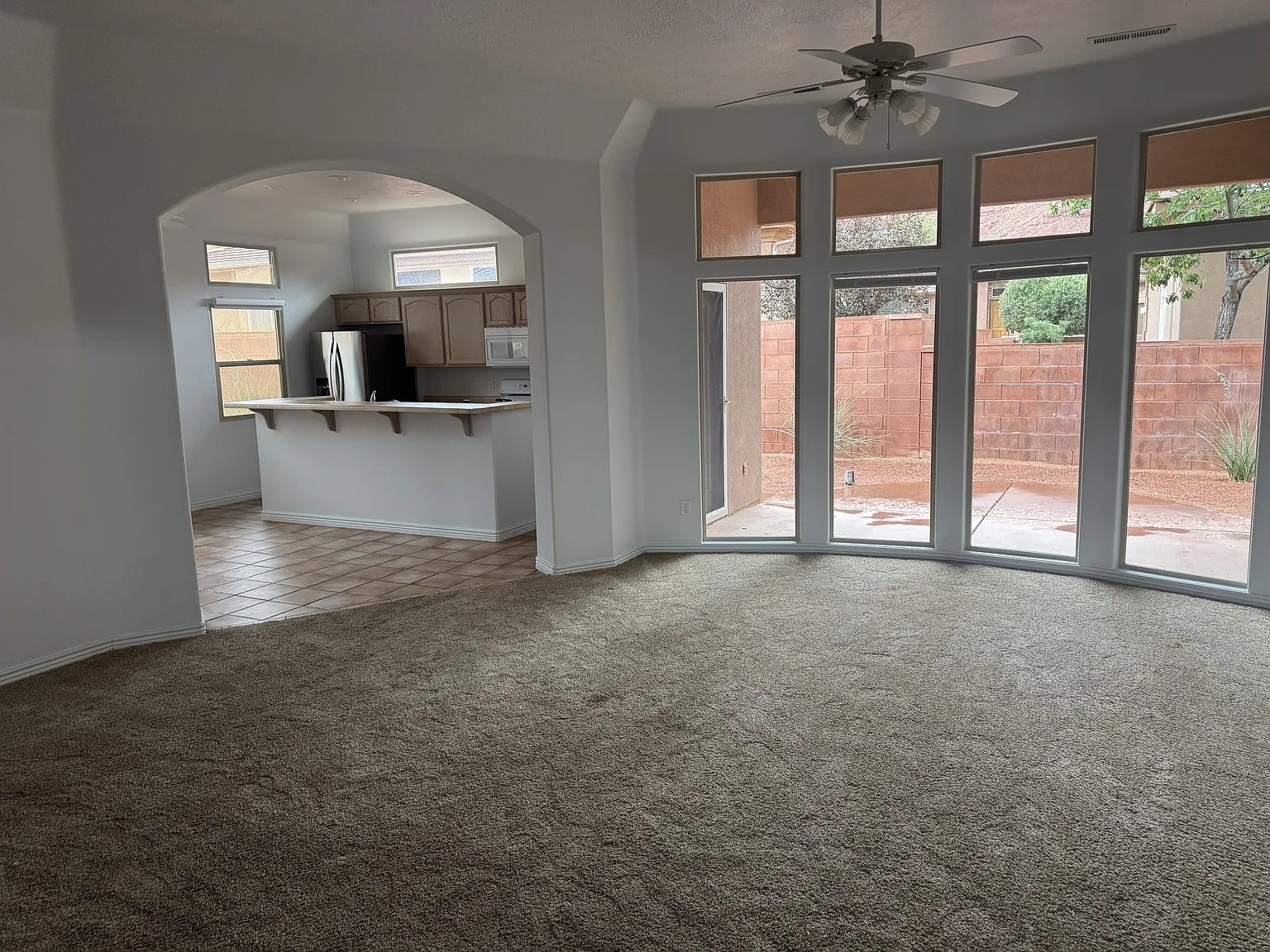 3 bed, 1350 sqft, $2,200 — Photo 2