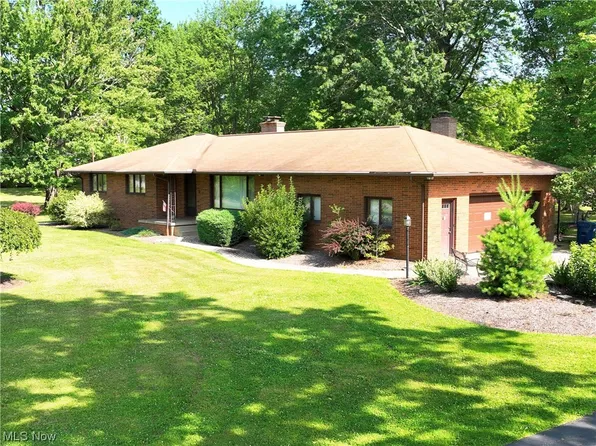 1379 Wilson Sharpsville Rd, Cortland, OH 44410