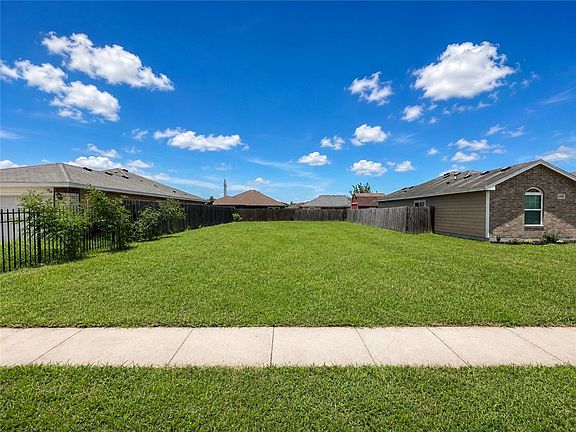 4th image of 1522 Bay Moon Ct