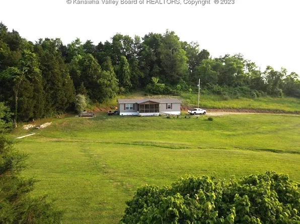 2736 Evans Rd, Cottageville, WV 25239