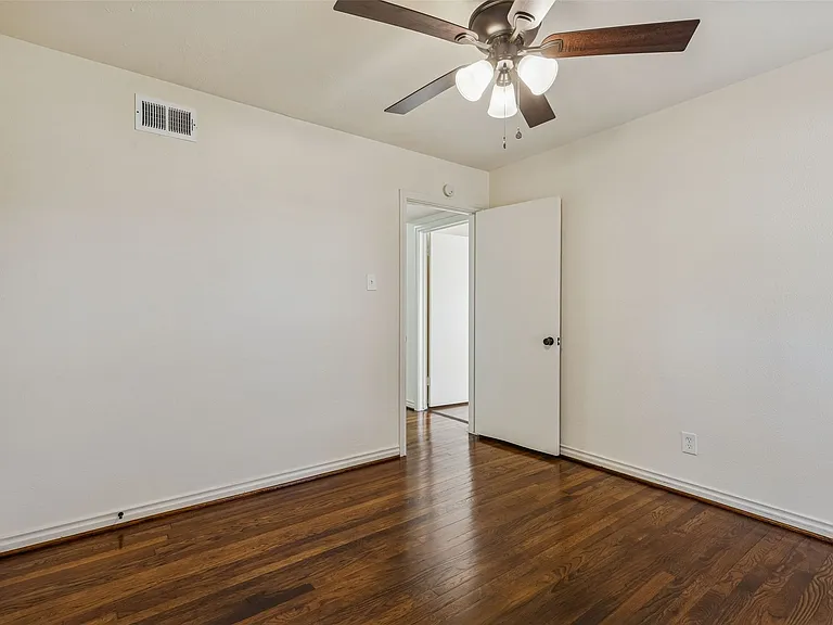 6341 Sudbury Dr — Photo 23