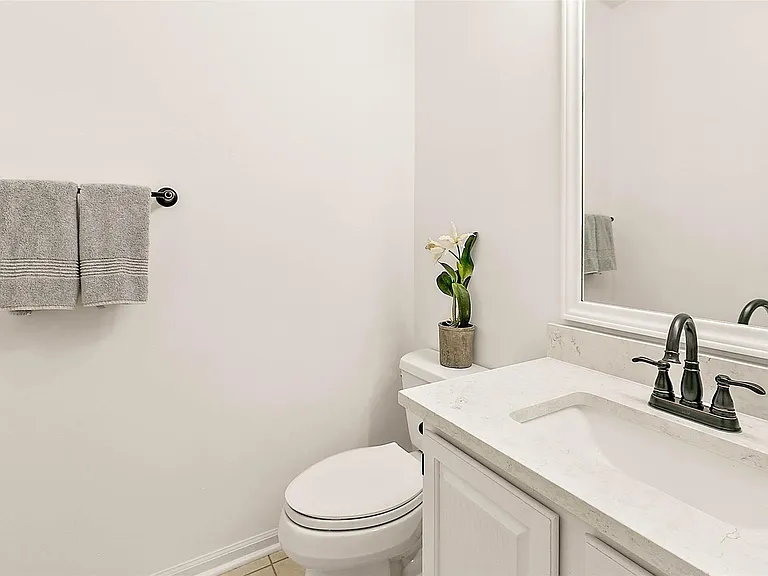8 Greentwig Pl — Photo 25