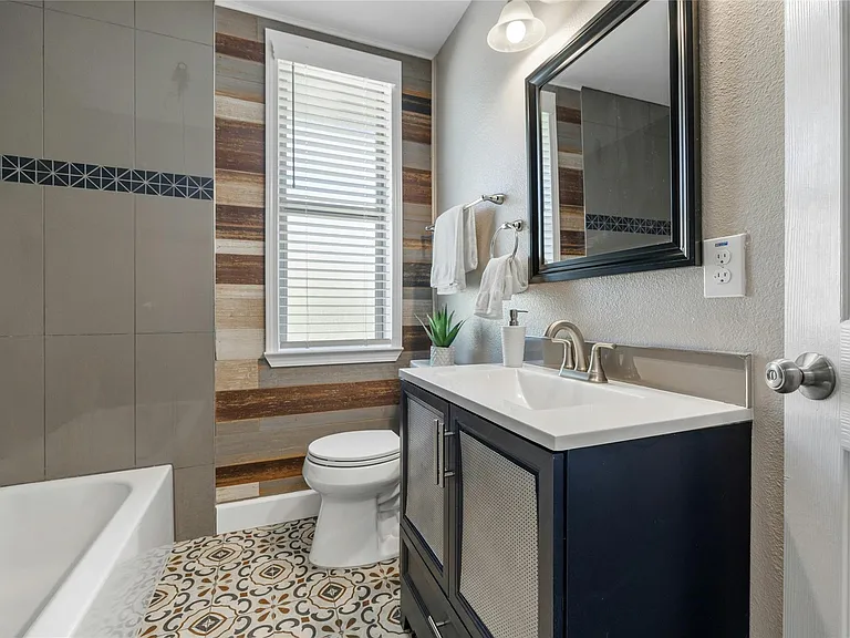5503 Manor Rd — Photo 28