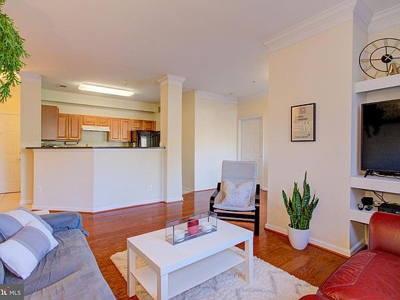 4th image of 1550 Spring Gate Dr Unit 8111