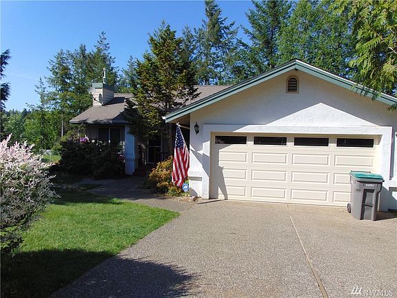 2nd image of 9550 Saint Johns Pl NE