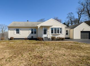 25 Canna Dr, East Haven, CT 06512