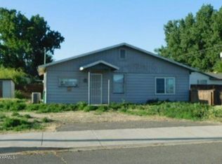 329 S Holly Dr, Moxee, WA 98936