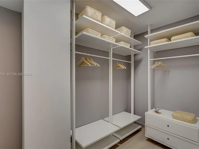 2000 NE 135th St #908 — Photo 18