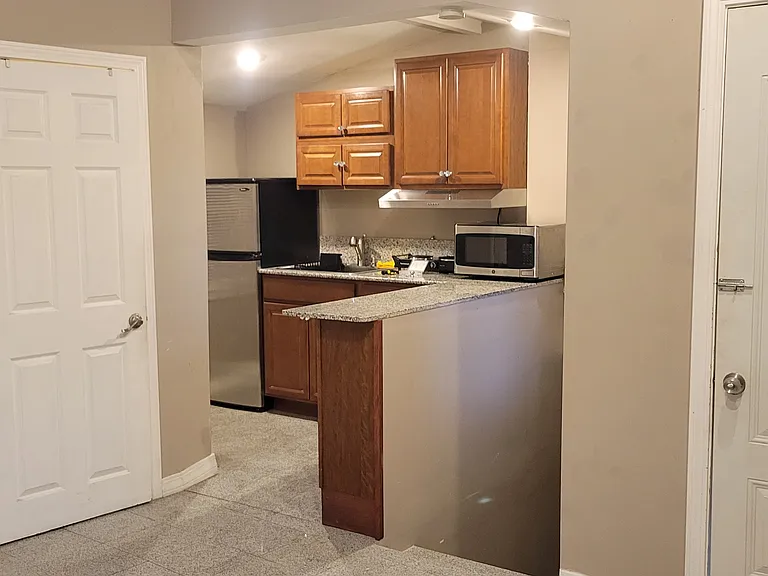 645 Beaver St #B — Photo 3