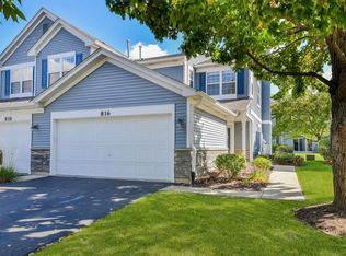 816 Woodewind Dr UNIT 816, Naperville, IL 60563
