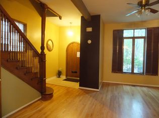 3530 N Marshfield Ave, Chicago, IL 60657