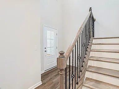 3 bed, 2.5 bath, 2030 sqft, $2,245 — Photo 4