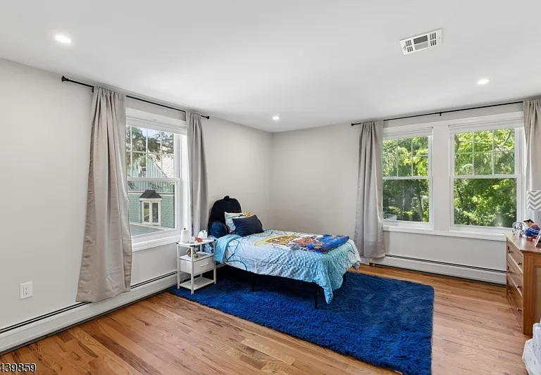 12 Forest Ave — Photo 45
