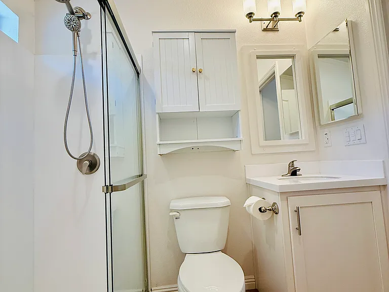1045 East Ave — Photo 13