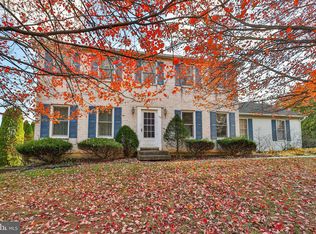 1110 Greenbriar Ln, Laurys Station, PA 18059