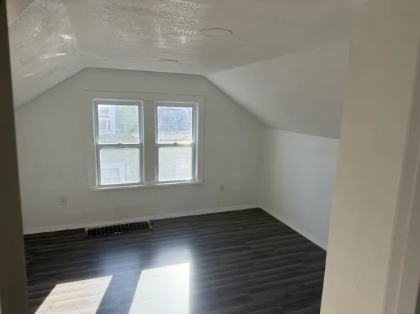 1917 Marquette St, Racine, WI 53402