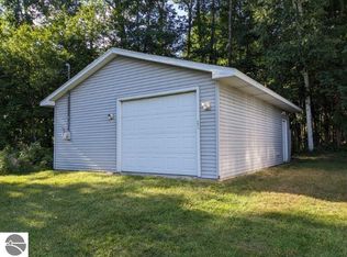 4677 E State Rd, Hale, MI 48739