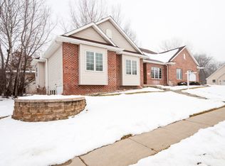 1611 Glendale Hills Dr NE, Rochester, MN 55906
