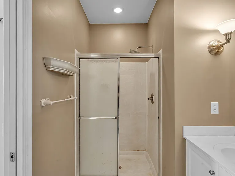 5324 Charmont Ct — Photo 22