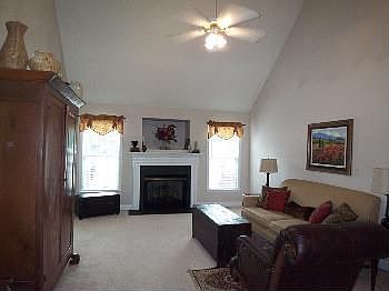2nd image of 2541 Amanda Pl