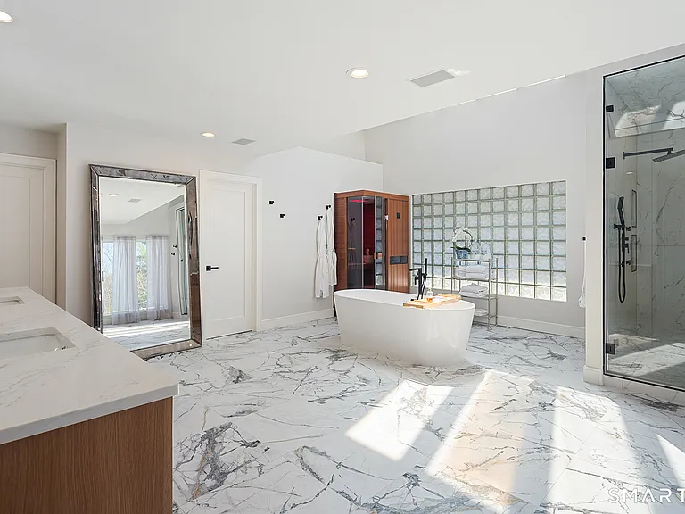 294 E Middle Patent Rd — Photo 20