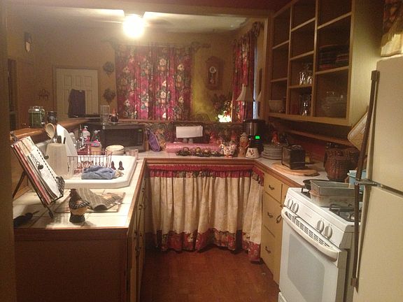 4th image of 1326 Cecil St