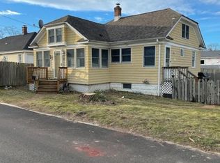 41 Garfield St, Bay Shore, NY