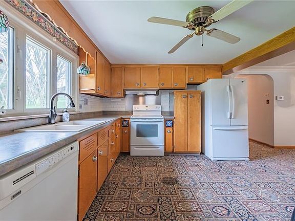 5th image of 523 Cochran Dr