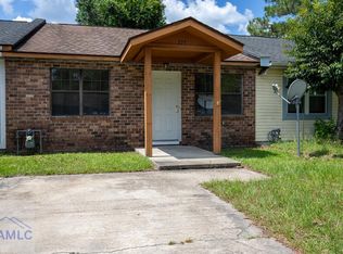 725 Sharon St, Hinesville, GA 31313