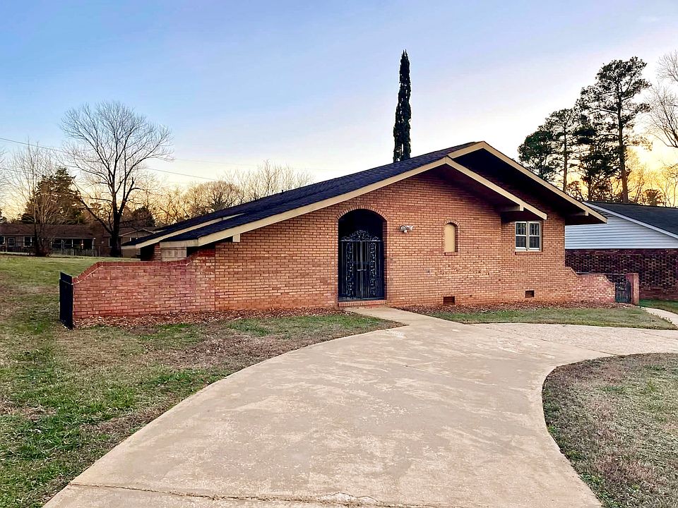 414 Wedgewood Drive