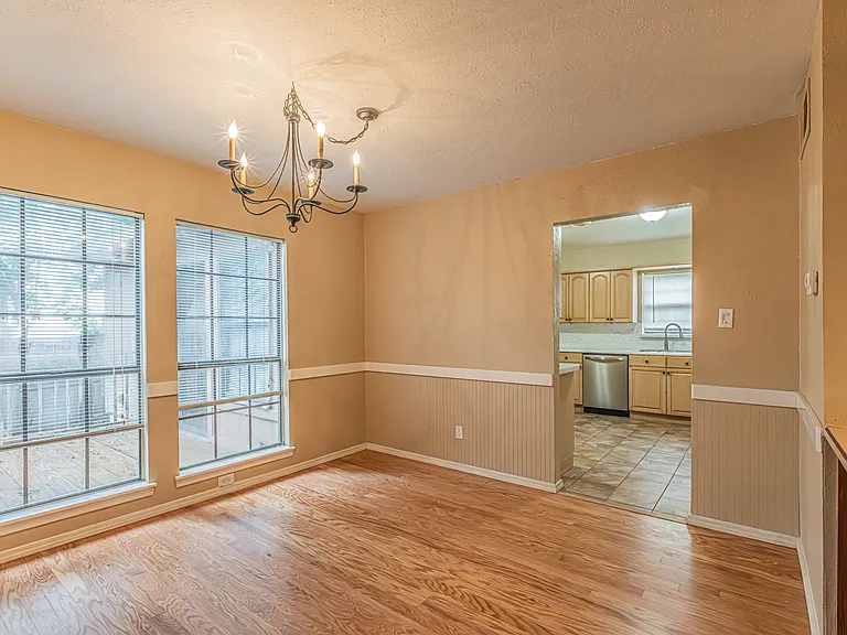 5203 Sutton Ct — Photo 5