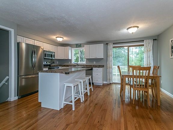 3rd image of 17640 Indian Hills Dr