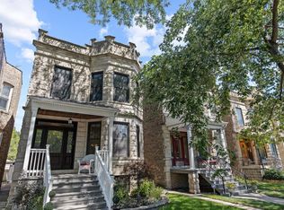 2022 W Waveland Ave, Chicago, IL