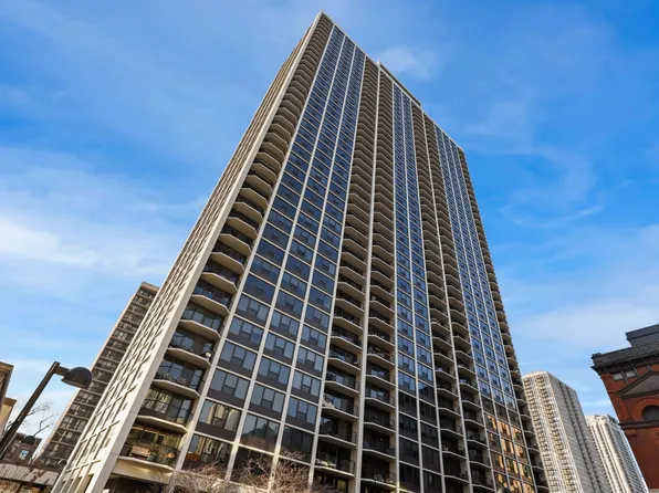 1560 N Sandburg Ter APT 2603J, Chicago, IL 60610
