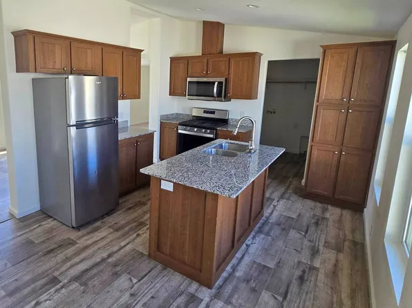 590 Harrison St, Coalinga, CA 93210