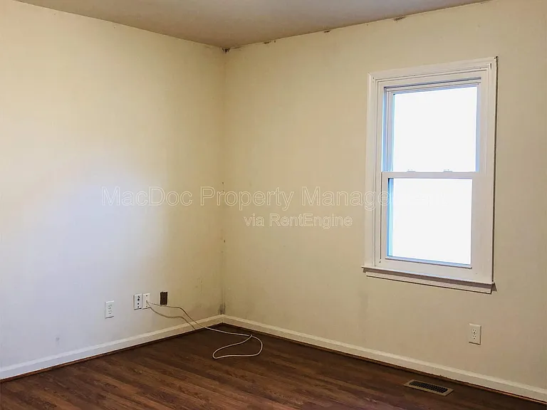 11001 Westminster Ct — Photo 9